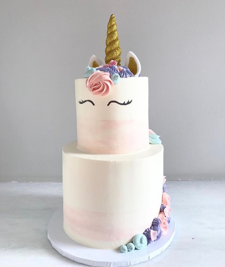 Lifestyle bloggers Katie and Molly of The DC Darlings partnered with Buttercream Bakeshop